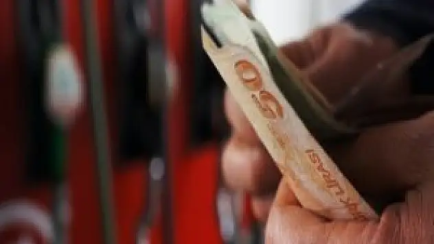 Benzin değişmedi mazot ise zamlandı