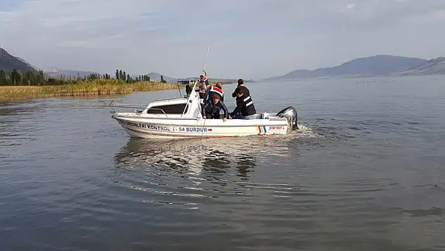 Beyşehir Gölünde kaçak avlanmaya karşı denetimler yapıldı