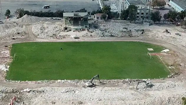 Eski stadın tüm tribünleri yıkılacak