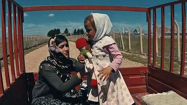 Savaşın acı yüzünü kısa filmlerle anlatıyor