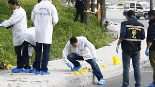 Şüpheli paketten patlayıcı çıktı