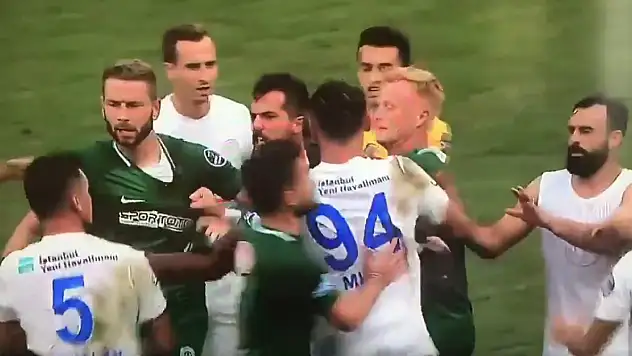 Rize'de maçtan sonra ortalık karıştı! Yumruk ve kırmızı kart...