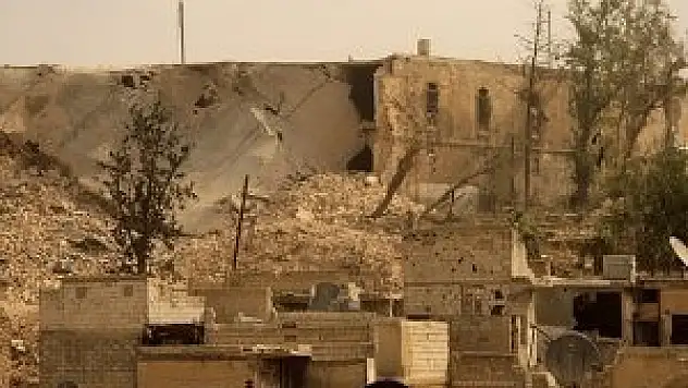 Halep'te hava saldırısı: 22 ölü