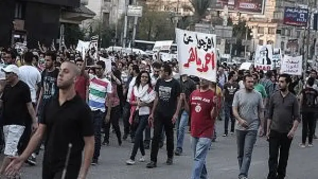 Mısır'da 'gösteri kanunu' protestosu