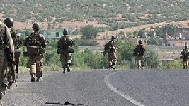 2 uzman çavuş kaçırıldı, 8 asker yaralı