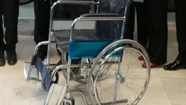 Engellinin tekerlekli sandalyesi çalındı