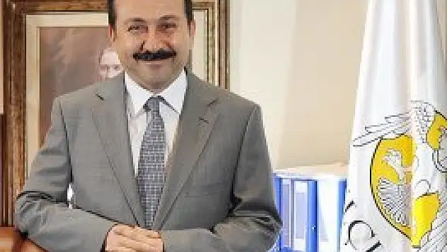 Rektör Gökbel Türkiye'de bir ilk olmayı başardı