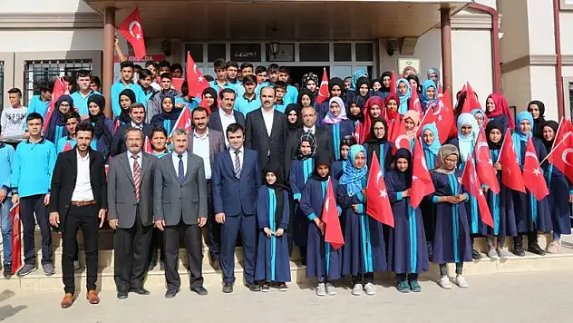 Başkan Altay, Çeltik ve Yunak'ta vatandaşlarla buluştu