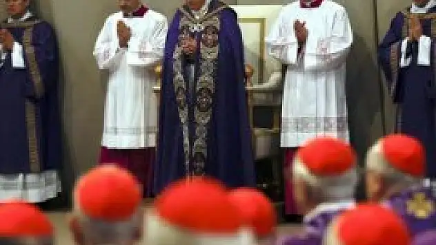 Son ayininde alkışlarla karşılandı