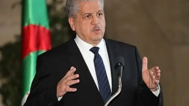 Cezayir'de Abdulmalik Sellal yeniden başbakan