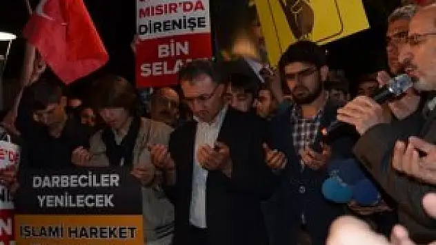 Konya'da Mısır'daki idam kararları protesto edildi