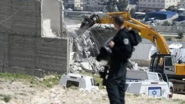 İsrail cami yıktı