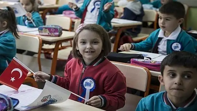 Resmen açıklandı... Yakın zamanda İlkokullarda başlayacak!