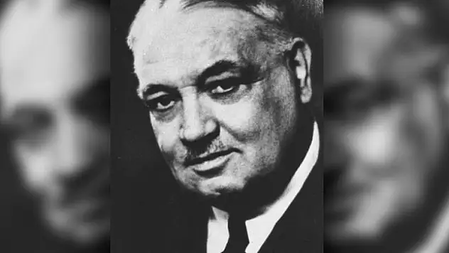 Kitapları vefatından sonra çıkan şair: Yahya Kemal Beyatlı