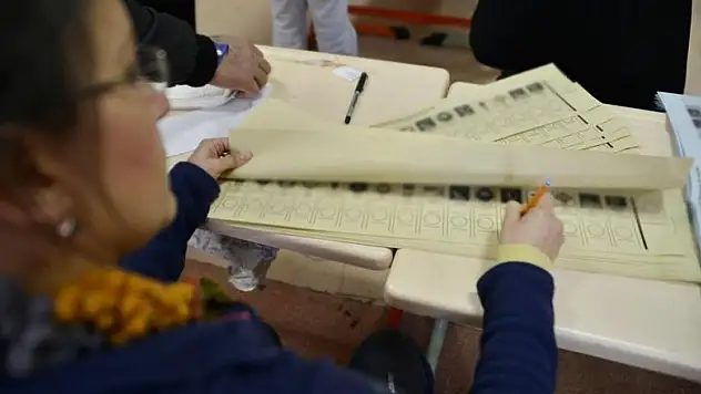 Siyasi parti kulislerinde yerel seçim hareketliliği