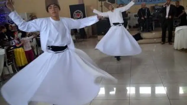 Konya'da 1 Mayıs'ı ilahi ve sema gösterisiyle kutladılar