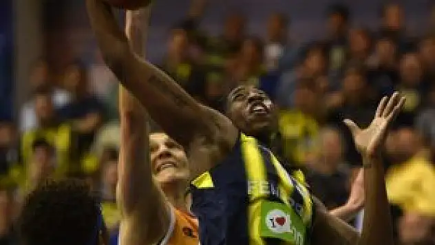 Fenerbahçe: 71 - Galatasaray Odeabank: 65