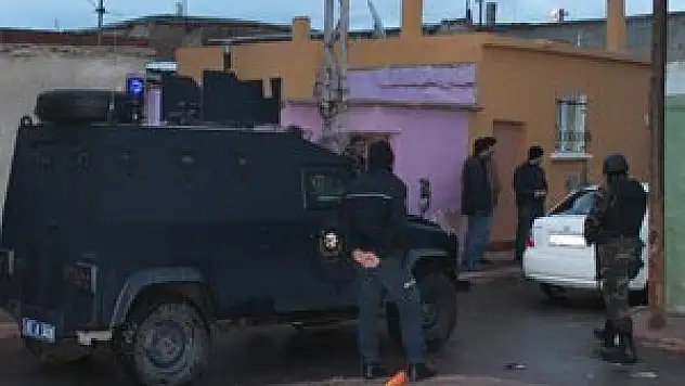 Uyuşturucu satılan evlere baskın