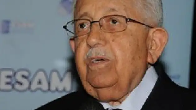 Recai Kutan Saadet'te kimi destekleyecek?