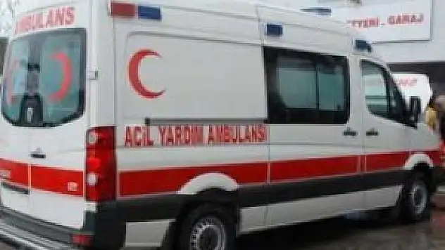 Konya'da otomobil şarampole devrildi: 2 yaralı