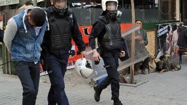 İstanbul'da gözaltına alınan 166 kişi adliyeye sevk edildi