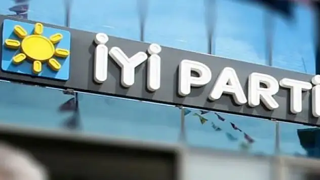 İP'te yine istifa depremi! Meral hanım yönetemiyor