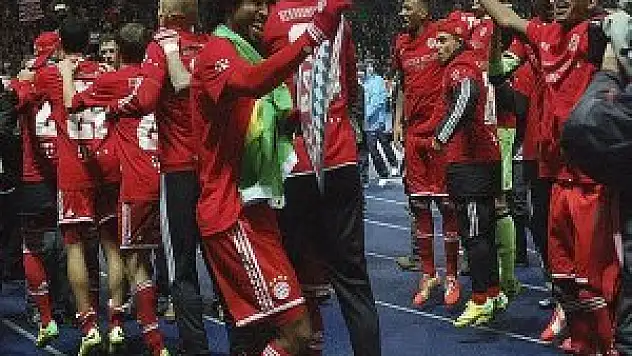 Bayern Münih zirvedeki yerini korudu