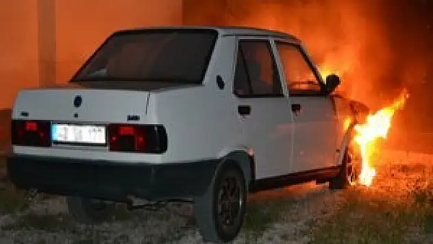 Şehit babasının otomobili kundaklandı