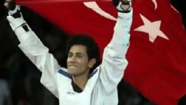 Başbakan Erdoğan'dan Tazegül'e kutlama