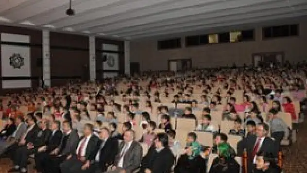 İlkokul öğrencilerine ücretsiz tiyatro