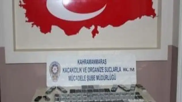 Kaçak 78 cep telefonuyla yakalandı