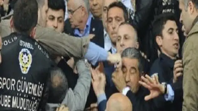 'Yumruk atmadım makas aldım'