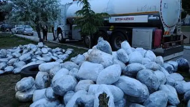 Bingöl'de 1,5 ton esrar ele geçirildi