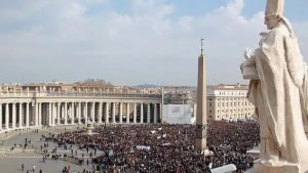 İstismarcı 848 papazın işine son verildi