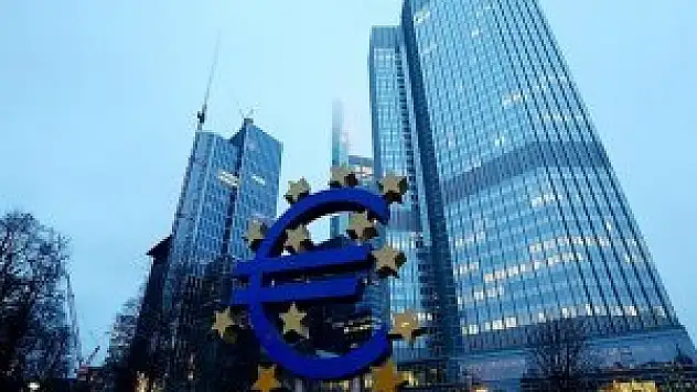 ECB'den faiz ve parasal genişleme hamlesi beklenmiyor