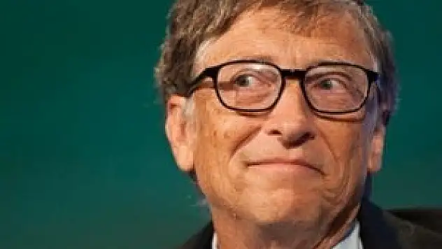 Bill Gates koltuğundan oldu