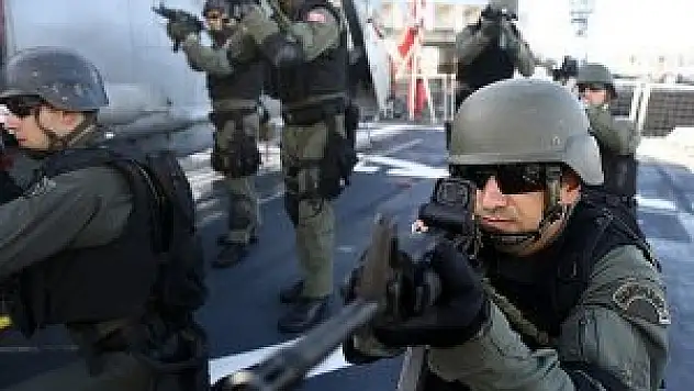 Deniz korsanlarının korkulu rüyası komandolar