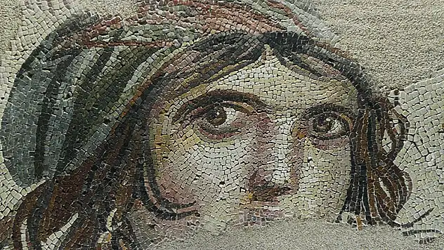 ABD'deki Çingene Kızı mozaiği Türkiye'ye getiriliyor