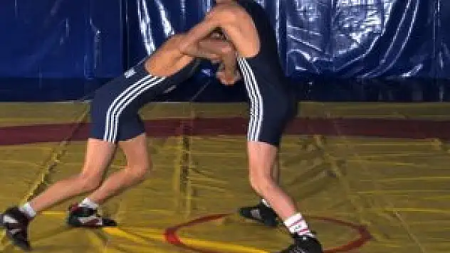 Avrupa Yıldızlar Güreş Şampiyonasında altın madalya