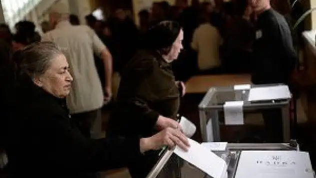 Donetsk'te halk referandum için sandık başında