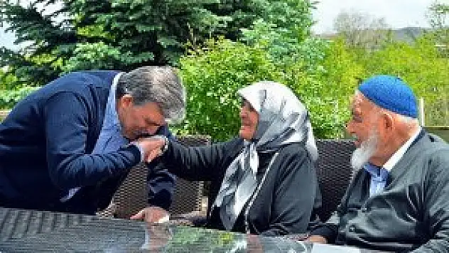 Cumhurbaşkanı Gül anneler gününü kutladı