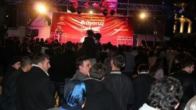 'İlmik ilmik' gönül köprüsü