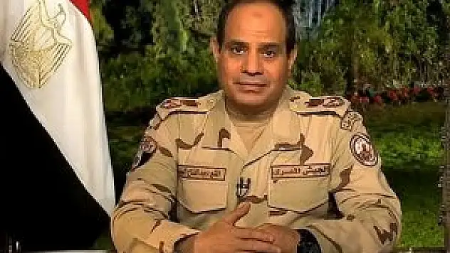 Sisi, darbeyi meşrulaştırmaya çalışıyor