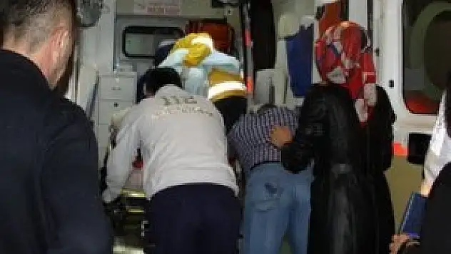 Traktörle duvar arasında sıkışan kadın hayatını kaybetti