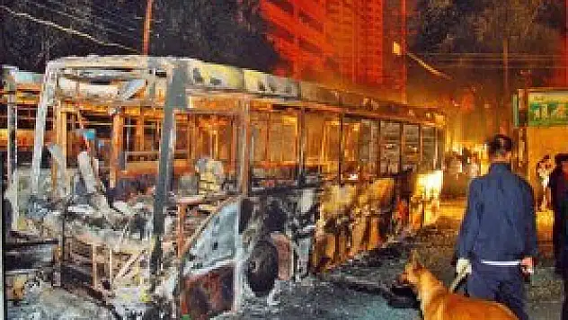 Çin'de otobüs kundaklandı