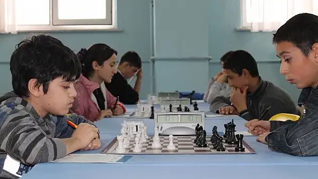 Satrançta il birincileri belli oldu