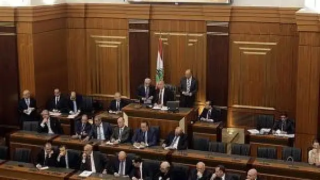 Lübnan cumhurbaşkanını yine seçemedi