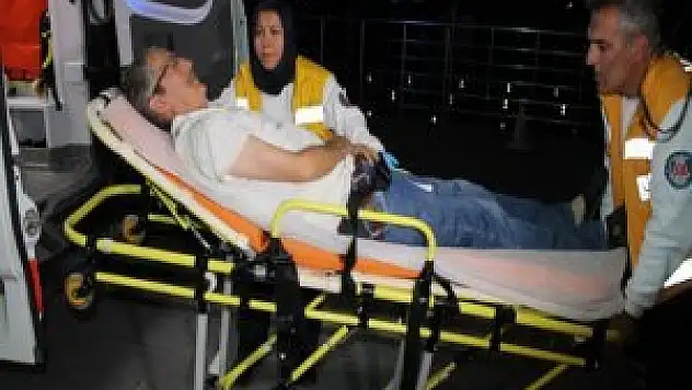 Oğlu, kapıyı açmayan babasını bıçakladı