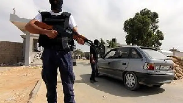 Bingazi Havalimanı uçuşlara kapatıldı