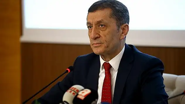 Ziya Selçuk: Öğrencilerinize sözlerinizle değil halinizle örnek olun